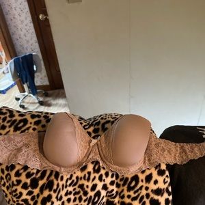 Victoria’s Secret strapless bra
